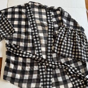 LC Lauren Conrad Black and White Kimono